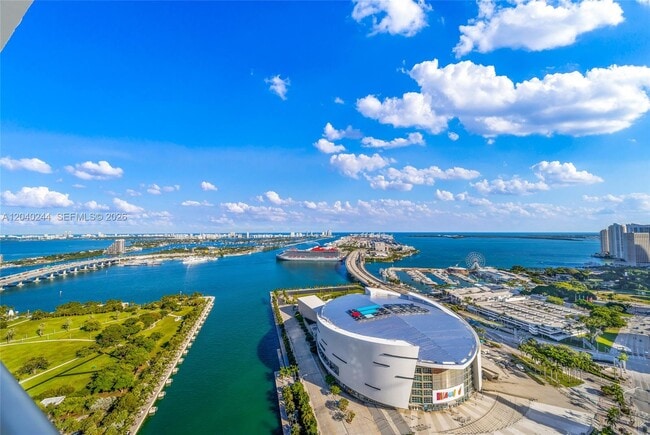 Building Photo - 888 Biscayne Blvd