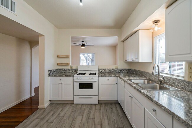 Foto del edificio - 49 E Adams St