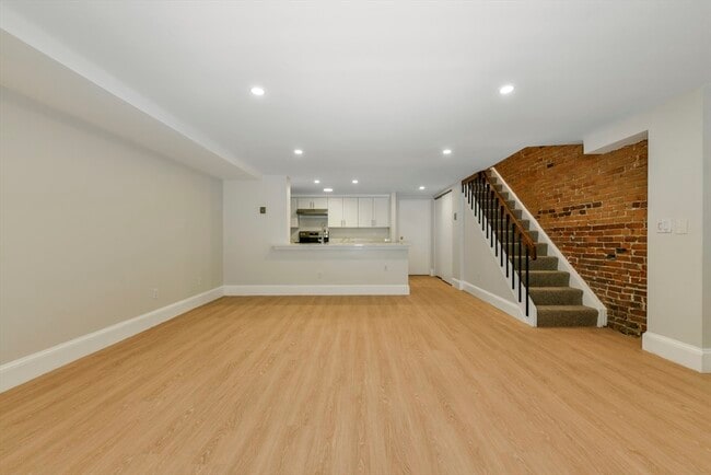 Building Photo - 97 Appleton St