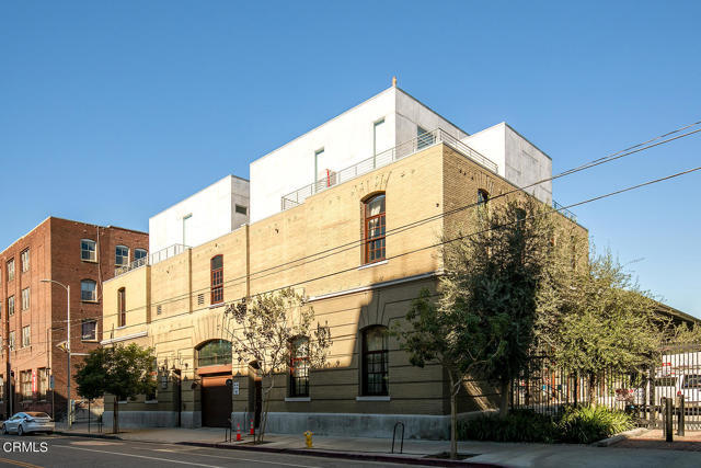 Primary Photo - 940 E 2nd St