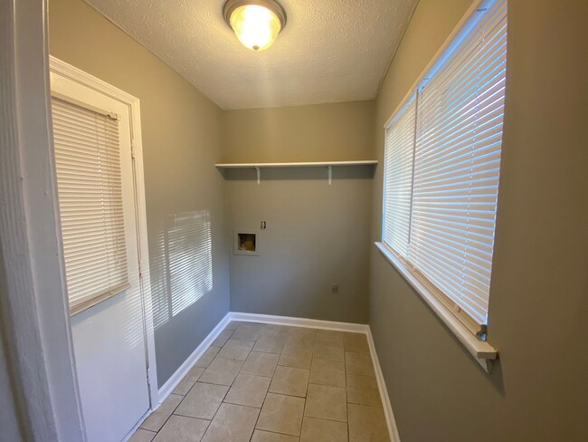 Foto del edificio - 3 Bedroom 1.5 Bath Home in Douglasville!