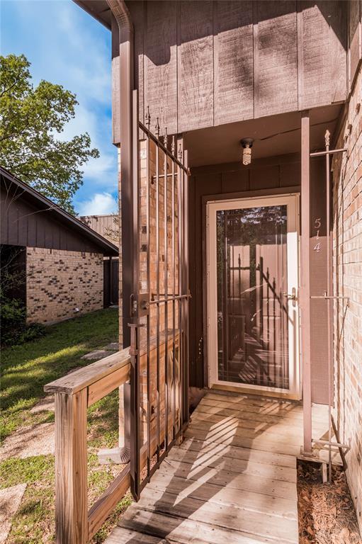 Building Photo - 514 Hickory Dr