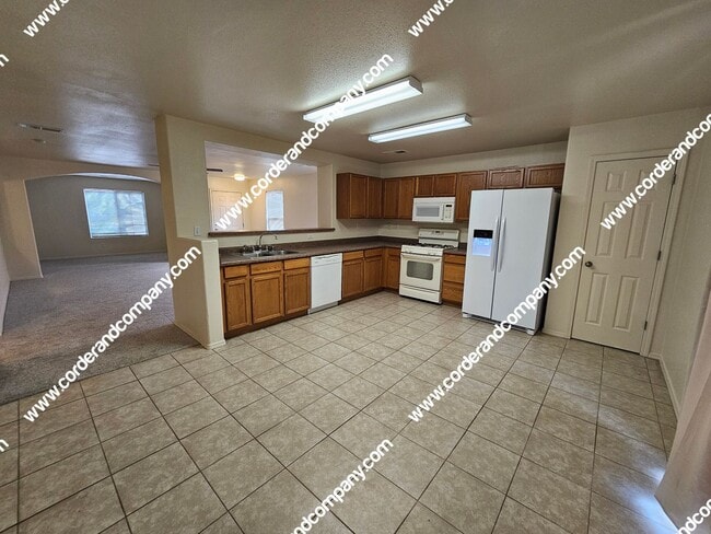 Building Photo - Beautiful 3 Bedroom, 2 Bathroom, 2 Car Garage and 1,481 Sq Ft. Home in Ventana Rancho Community.