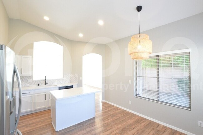 Building Photo - 303 N Tiago Dr
