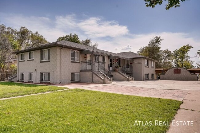 Building Photo - 1391 Lansing St