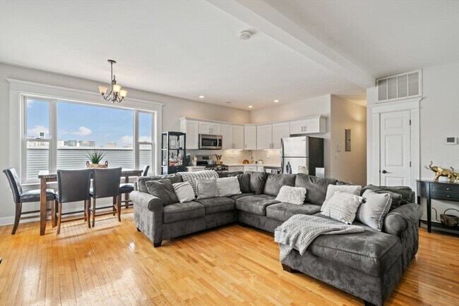 Building Photo - 6 Burnham Pl
