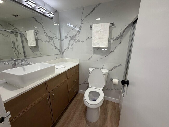 Foto del edificio - 3725 S Ocean Dr