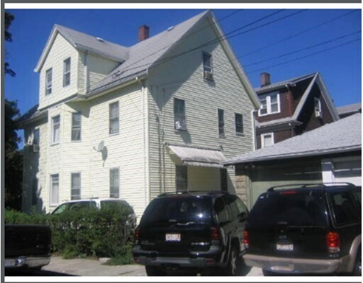 Building Photo - 121 Main St