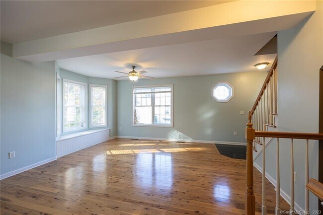Building Photo - 32 Songbird Ln