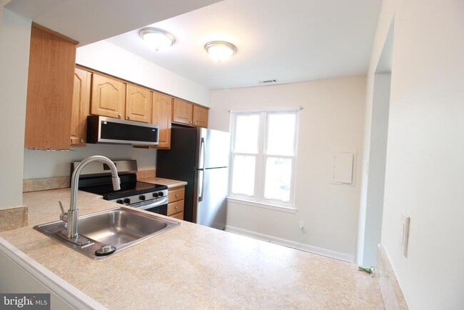 Building Photo - 346A Delancey Pl