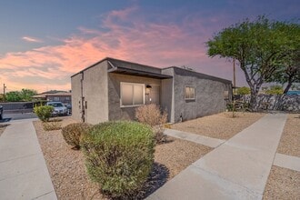 Building Photo - 630-650 E Elm St