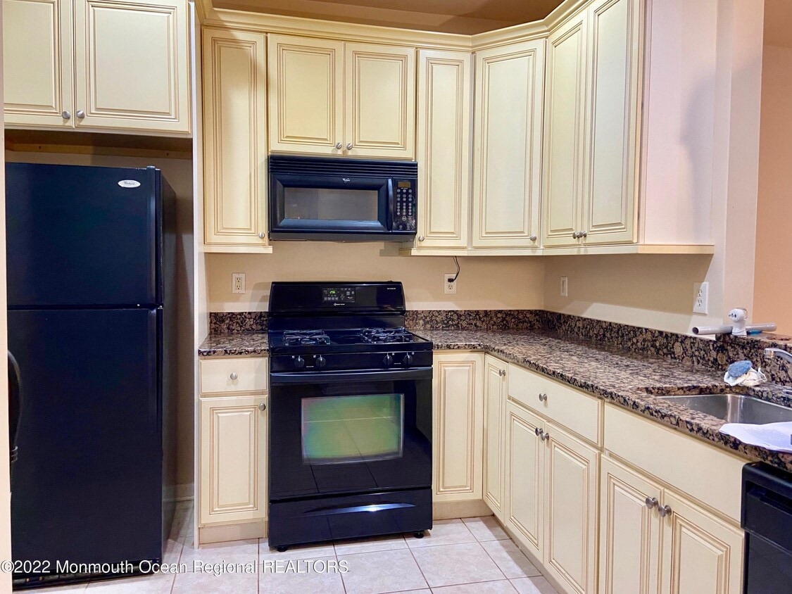 213 Sophee Ln, Lakewood, NJ 08701 House Rental in Lakewood, NJ