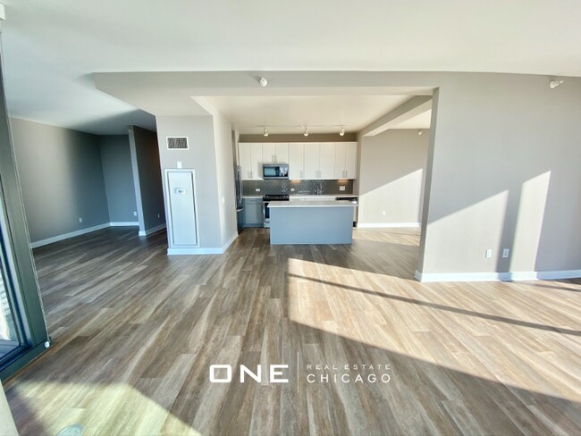 Foto del edificio - 501 N State St