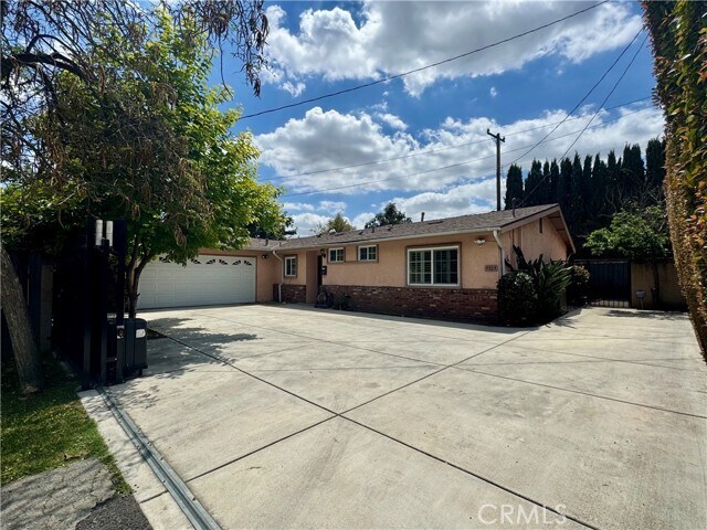 Foto principal - 5323 Golden West Ave