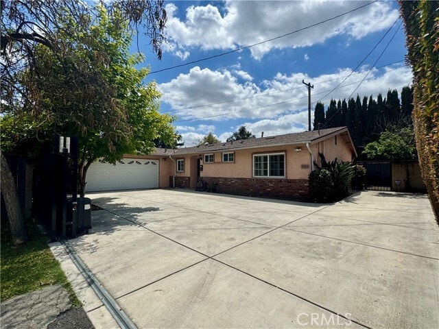 Primary Photo - 5323 Golden West Ave