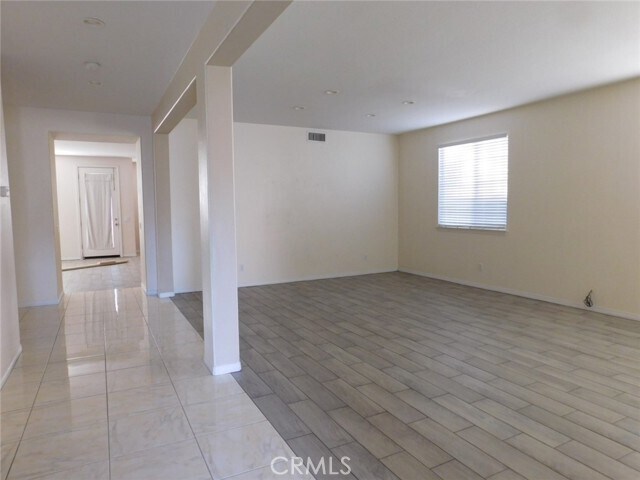 Building Photo - 27829 Lake Ridge Dr