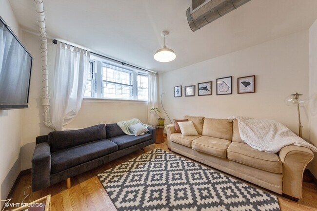 Foto del edificio - 613 W Surf St