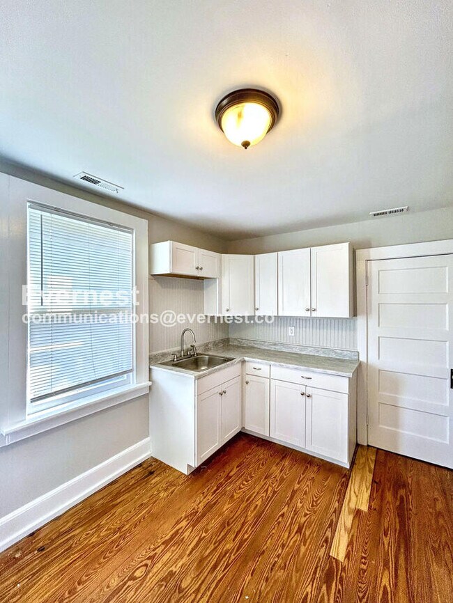 Foto del edificio - 901 E Nine Mile Rd