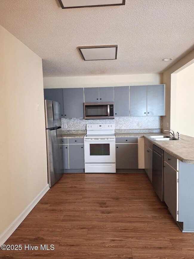 Building Photo - 3446 Westgate Dr