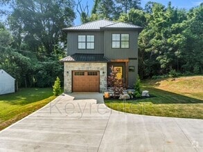 Building Photo - 1406 Lantana Ln NW