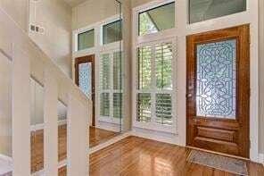 Building Photo - 587 Beau Chene Dr