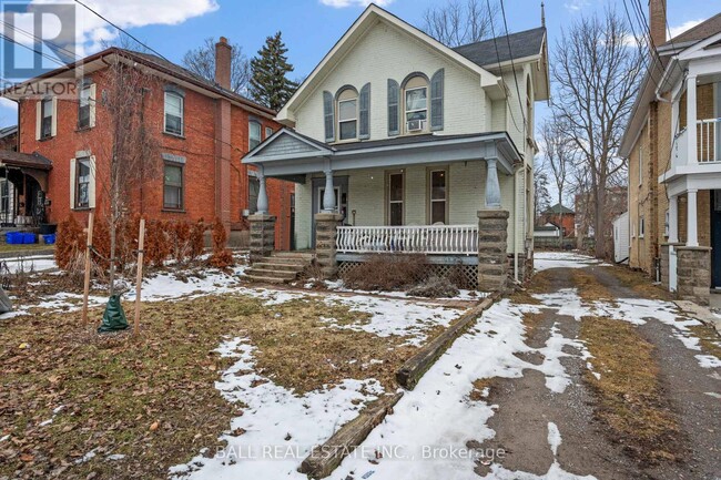 Building Photo - 196 Dalhousie St