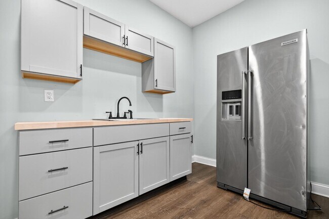 Foto del edificio - 3356 W 44th St