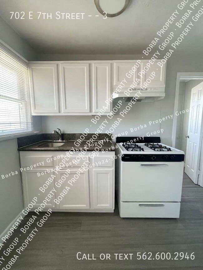 Foto del edificio - 702 E 7th St