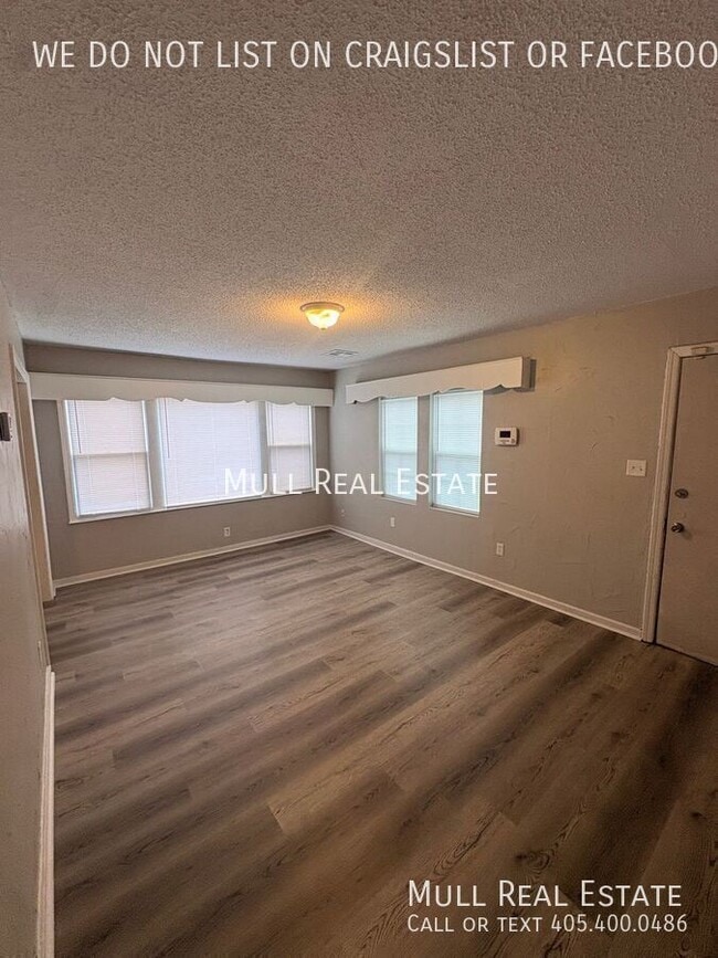 Photo - 1041 N Tabor Dr House
