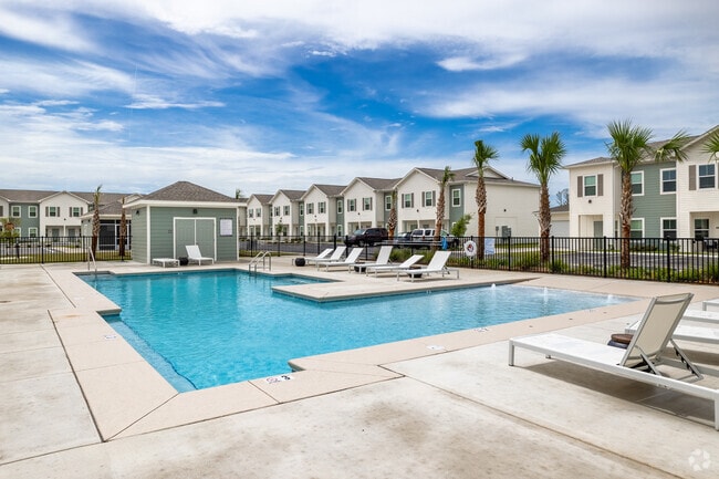 Pool - Las Colinas Townhomes