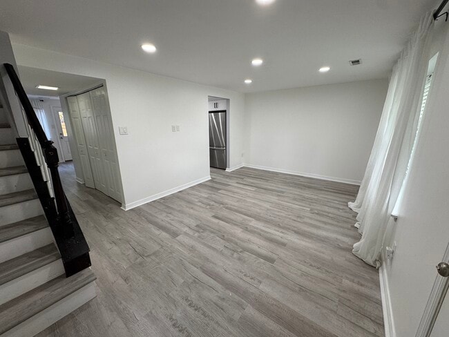 Building Photo - 5585 Hecate Ct