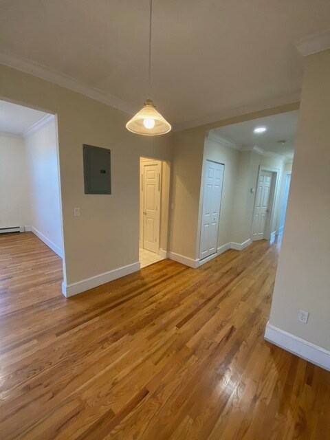 Foto del edificio - 465 Bedford Rd