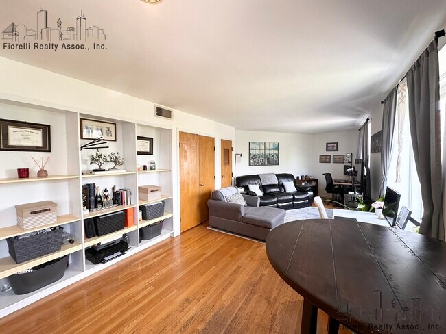 Foto del edificio - 414 Commercial St