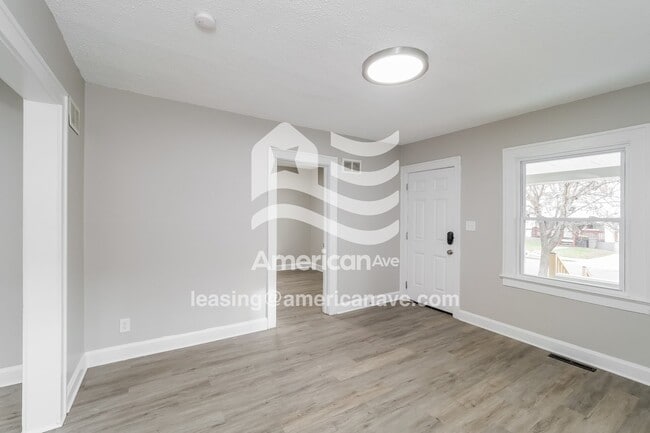 Foto del edificio - 5840 Park Ave