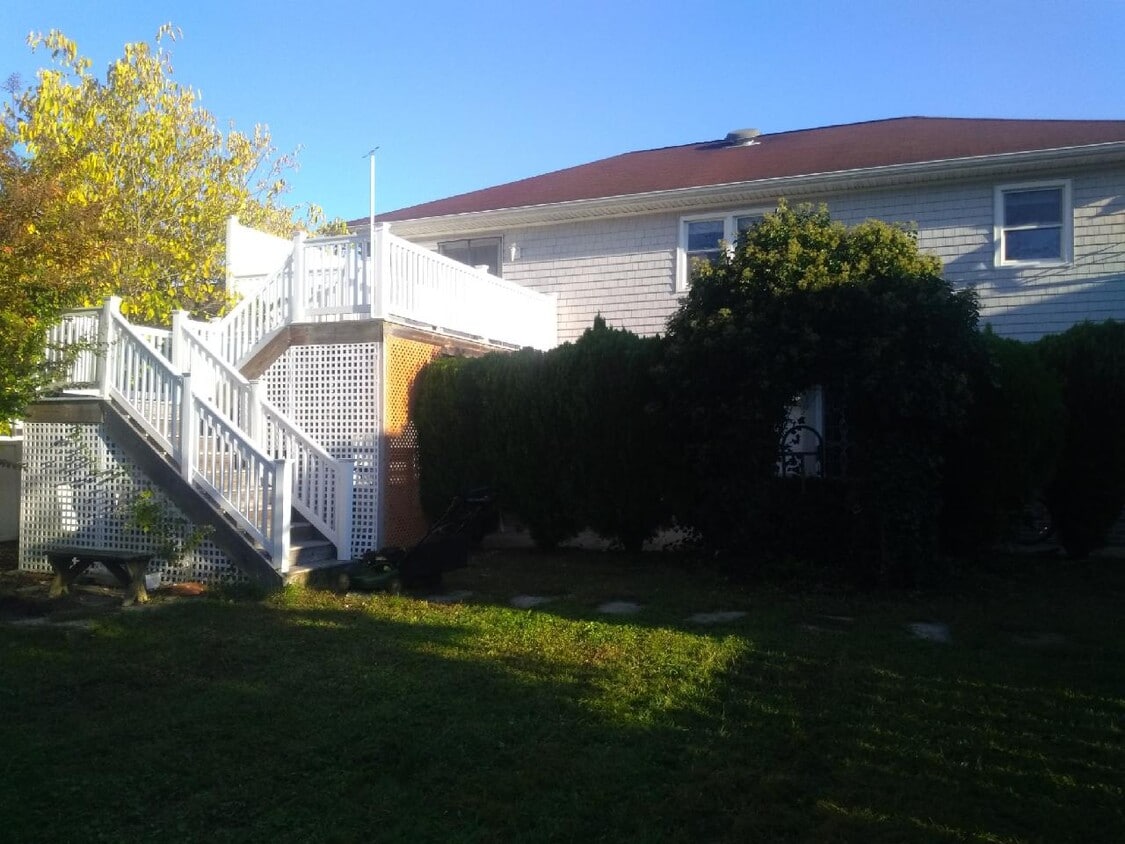 Rear of unit - 622 1st Ave