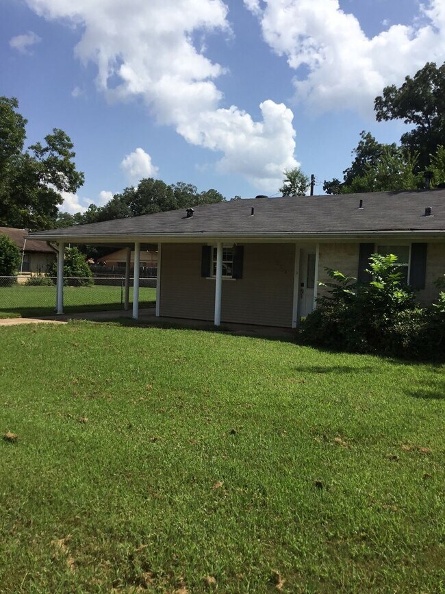 Foto del edificio - ADORABLE ANDERSON ISLAND. 2/1 NICE PATIO. FENCED YARD.