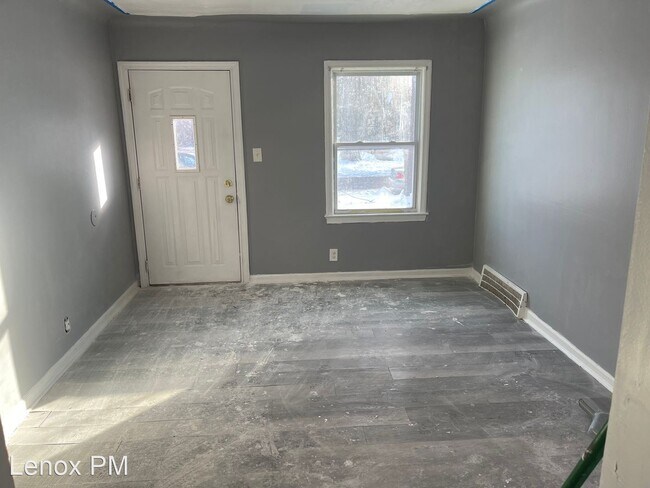 Building Photo - 3 br, 1 bath House - 14157 Birwood