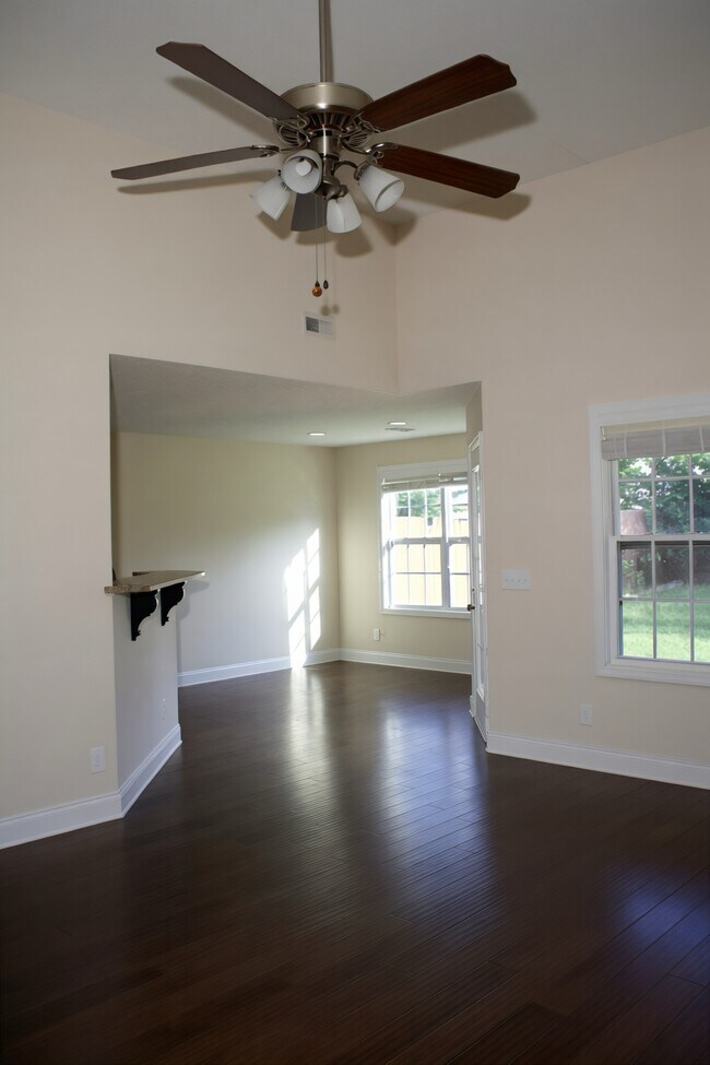 Foto del edificio - 1275 Eagle's View Dr