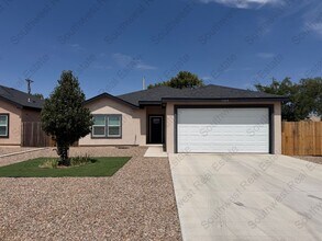 Building Photo - 1024 Stanton Pl