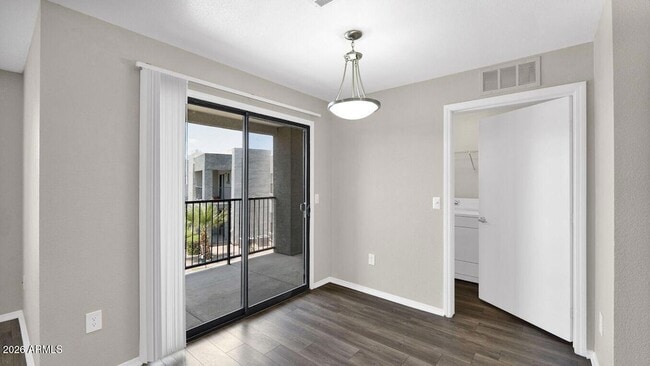 Building Photo - 5611 S 32nd St