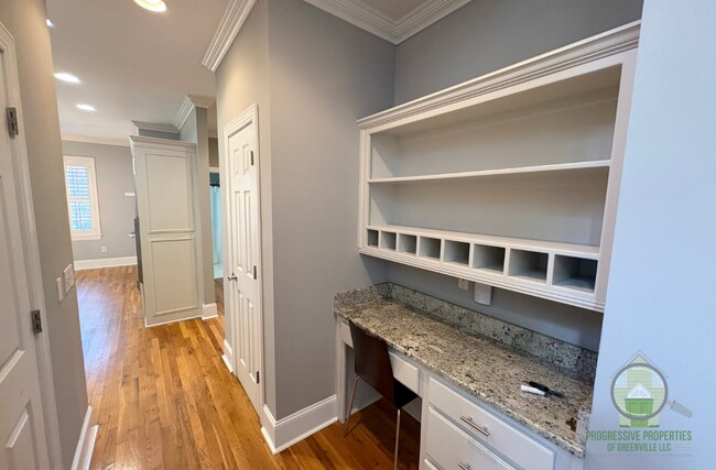 Foto del edificio - 403 Mossy Ledge Ln