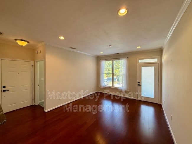 Foto del edificio - 800 Savannah Ridge Rd