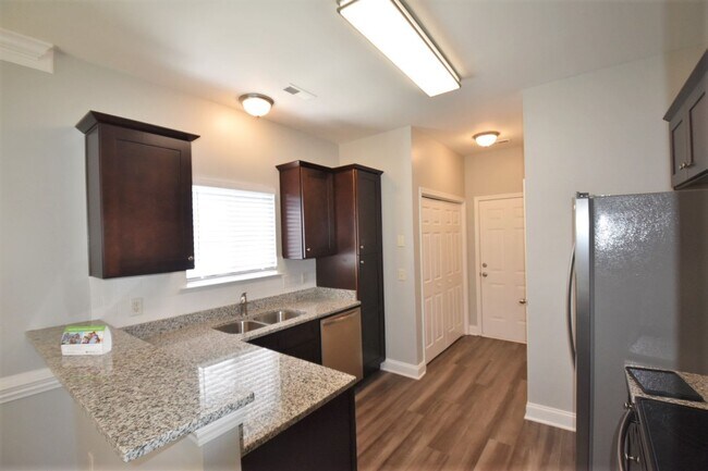 Building Photo - 5804 Waverly Lynn Ln