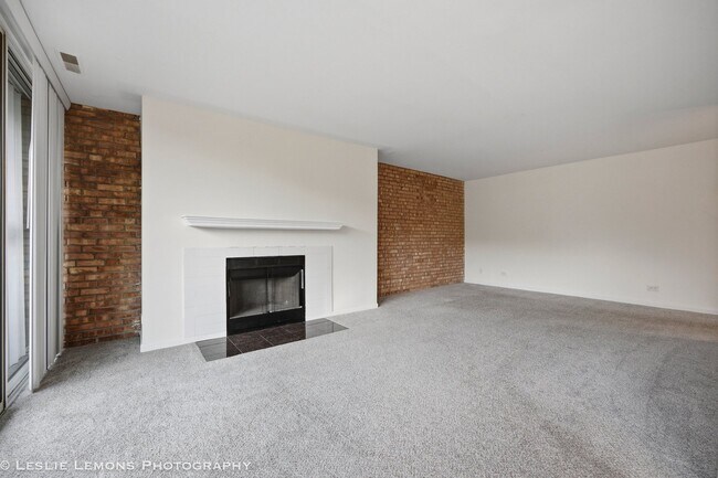 Foto del edificio - 6000 Oakwood Dr