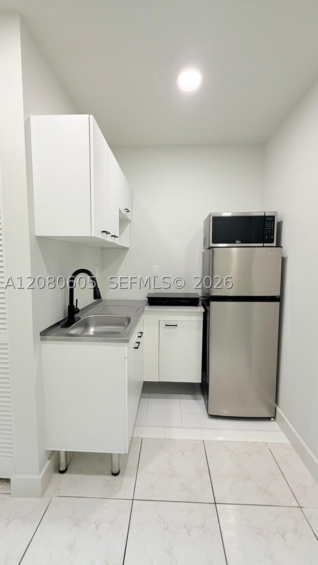 Building Photo - 149xx SW 36th St
