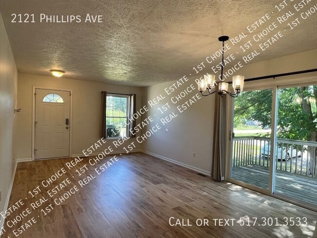 Building Photo - 2121 Phillips Ave