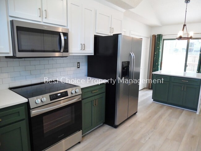 Photo - 5 Fallsburg court House