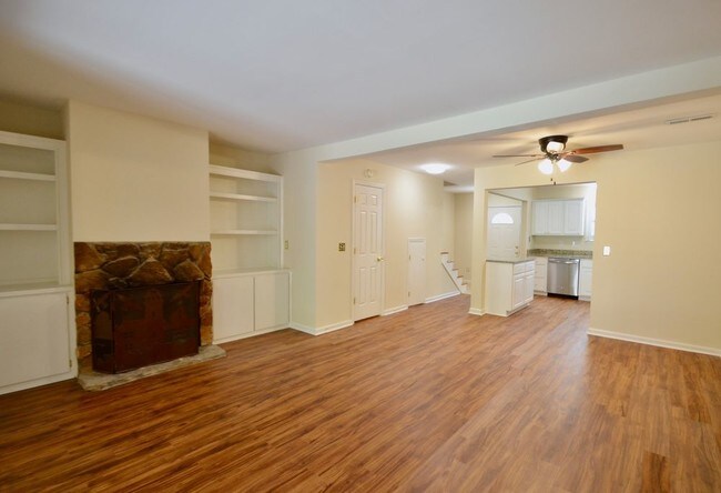 Building Photo - 715 Davenport Drive- Mount Pleasant