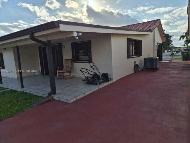 Foto del edificio - 1453 SW 137th Pl