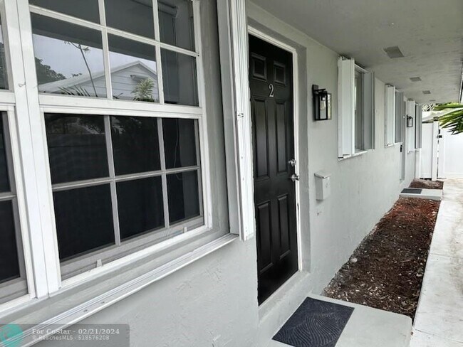 Foto del edificio - 1011 NE 17th St